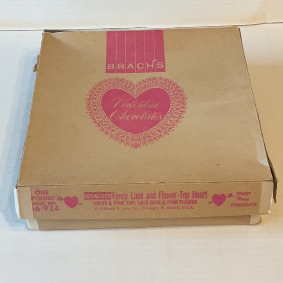 Vintage Pink Ruffled Brach’s Heart Shaped Valentines Chocolate Box - Picture 7 of 10